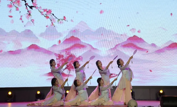 花young青春正当时！2024年郑州校区迎新晚会超燃回顾