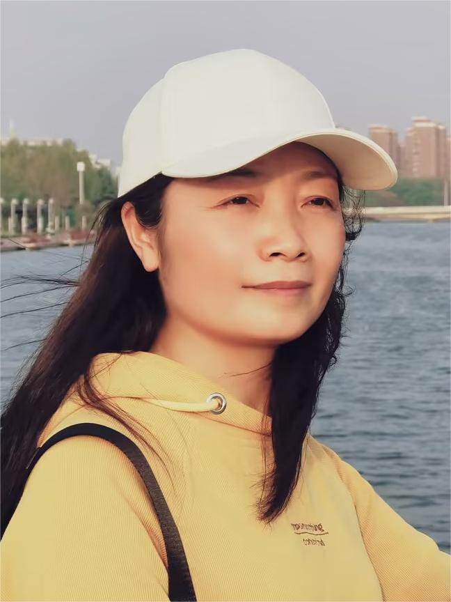 潘彦彩