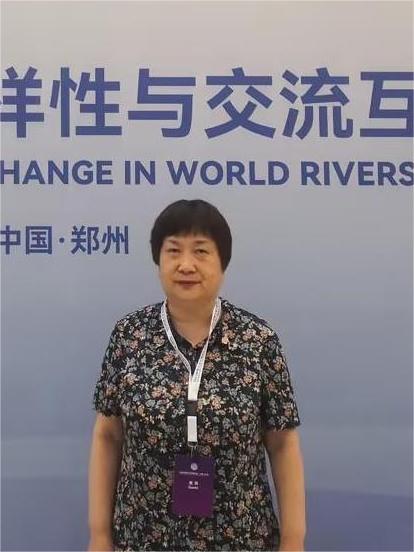 杜学霞