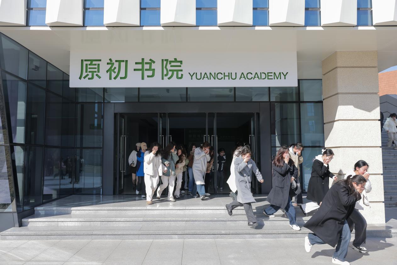 中原科技学院许昌校区组织开展系列消防应急疏散演练