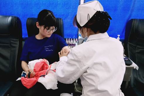 新联学院用行动书写大爱 无偿献血2.685万毫升