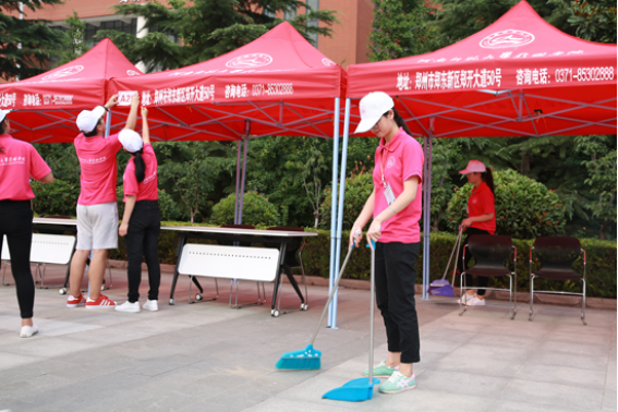 新联学院1000余名志愿者服务2017年河南省高招咨询会