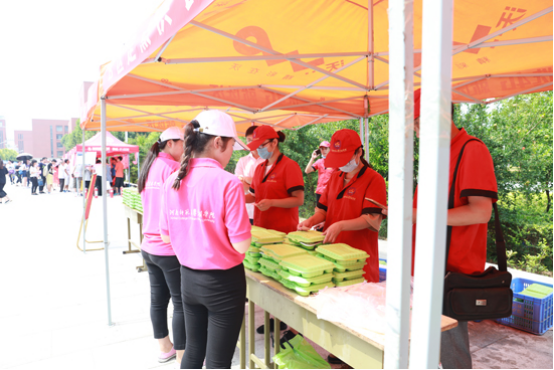 河南省2017高招咨询会：新联学院全力保障餐饮安全