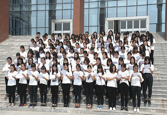 我校举办“普通话，神州音，华夏情”主题朗诵活动