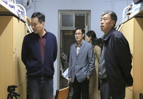 我校开展学生宿舍安全卫生检查