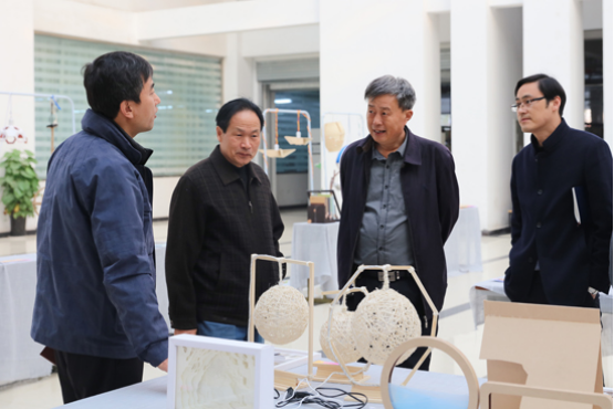 艺术学院举办“装饰品设计与制作”课程教学成果展