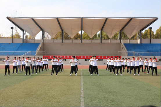 我校教育学院举办第二届“爱我中华”韵律操比赛