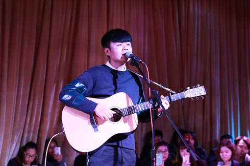 大冰的小屋·百城百校音乐会在我校温暖落幕