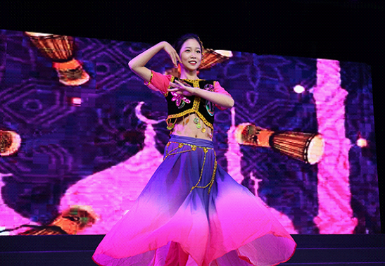 我校在“喜迎十九大 青春伴我行”大学生形象设计大赛中喜获佳绩