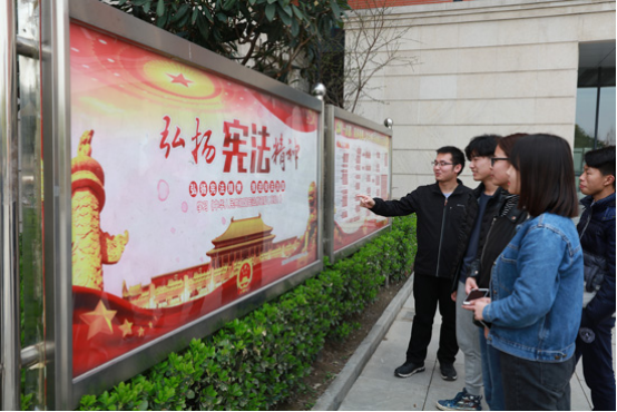 新联学院深入开展平安建设宣传月活动