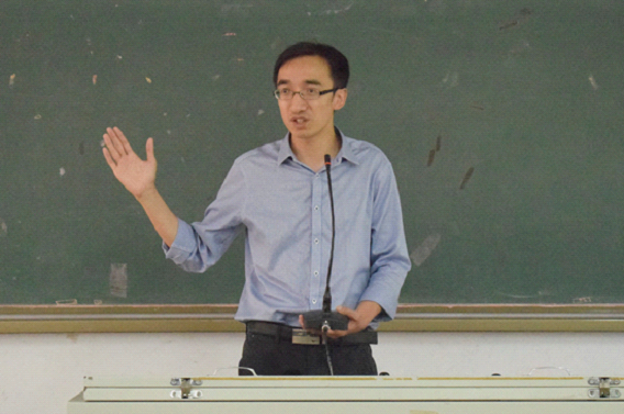 我校举办“媒介与社会变革：互联网下半场的视野”学术讲座